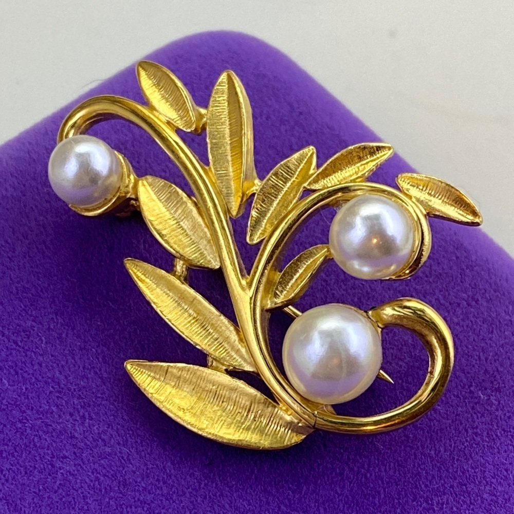 💛 Vintage Napier Gold Leaf Brooch with Pearls – Elegant Botanical Pin